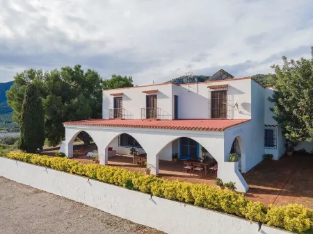 La Sonora, rural house with wonderful views and natural swimming pool. Reconnection! Отели рядом с достопримечательностью «Alto De Pipa»