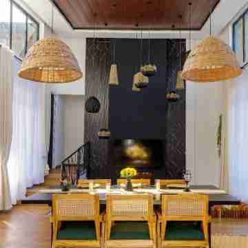 Escape to Oubaitori- Relax.Reconnect. Rediscover Dining/Meeting Rooms