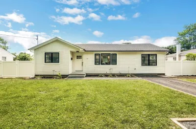 Minutes from the beach, brand new 4 bedroom Hotels near Cryder Beach