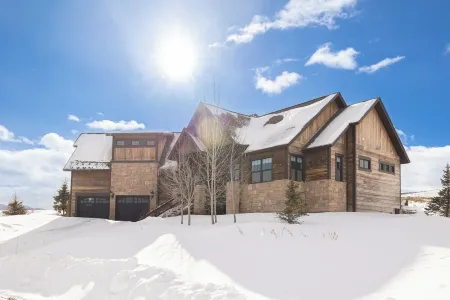 Mountain Chalet on Golf Course