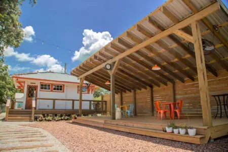 Train Wreck Inn: Stay in the Caboose Отели в г. Гранд Кото