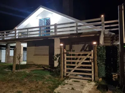 Charming 2-bedroom apartment in amazing Puerto la Paloma with WiFi فنادق في 