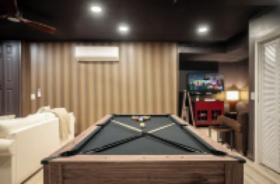 7BR Massanutten Home with Hot Tub, Sauna, and Game Room. Sleeps 18!