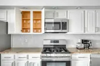 15 minutes from NYC with Onsite parking and Washer+Dryer Hotel a Union City