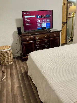 Make yourself at home in this cozy 3 bedroom house and comfortable space. Hotels in der Nähe von The Pipe Yard