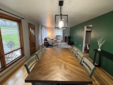 Soothing 2-bedroom house with WiFi in Butler