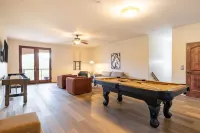 Pyramid by Avantstay Luxe Sedona Mansion w/ Views, 7Mins to Downtown