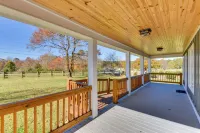 Modern Clarkesville Cottage w/ Decks & Patio! - parking