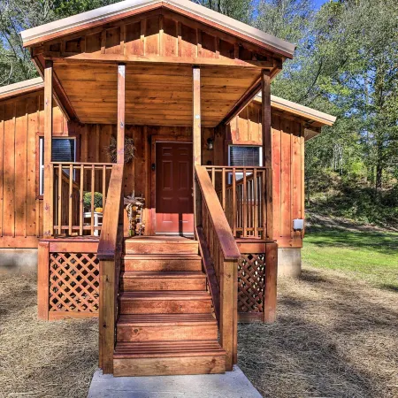 Silver Creek Cabin w/ Hiking < 1 Mi to Town!
