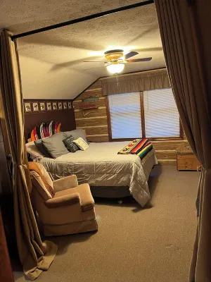 Cabin Located in the Manistee National Forest with all the Comforts of Home