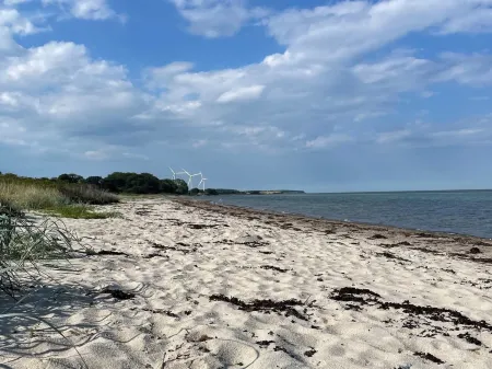 "Emmalina" - 1.3km from the Sea Отели в г. Tranekaer