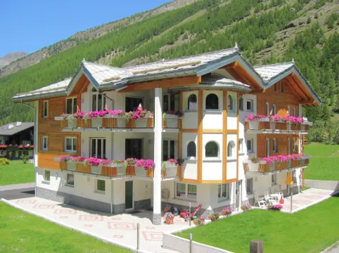 Bedroom Retreat in Saas Valley
