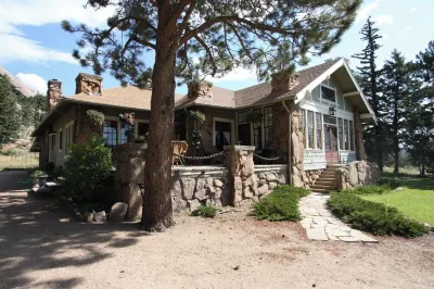 Beautiful Setting, Romantic Historic Arts & Crafts Home, Great Longs Peak Views Hotels near Bear Necessities & Cubs