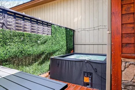 Golf Club Member - Close to Ski -Mountain Views-Huge Deck