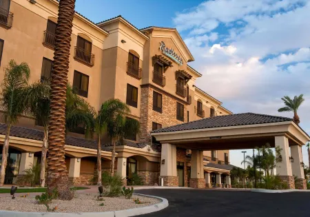 Radisson Hotel Yuma Отели в г. Юма
