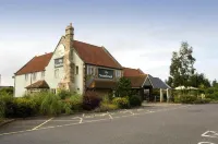 Premier Inn Newcastle (Holystone) Các khách sạn gần Azure Garden Centre & Cafe