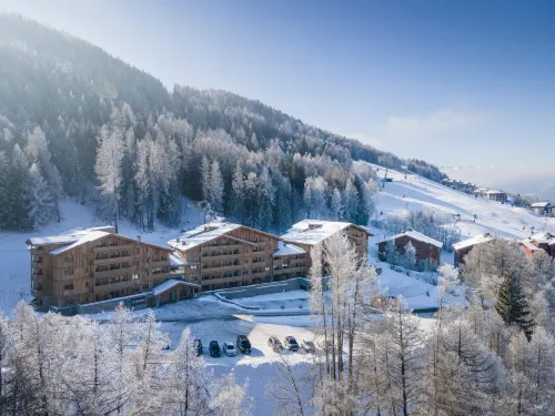 Apartment in Fornelet with Ski-In/Ski-Out Access