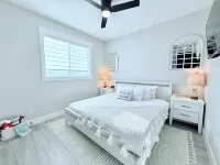 Beachfront Luxury, New, Modern Oceanview Retreat! Hoteles en Flagler Beach