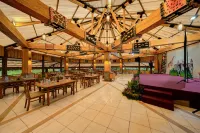 Safari Resort - breakfast