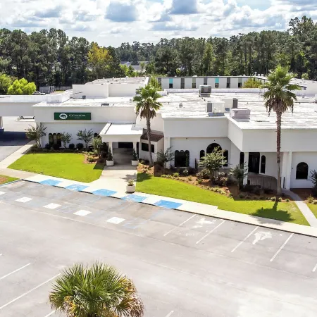 Cottonwood Suites Savannah Hotel & Conference Center