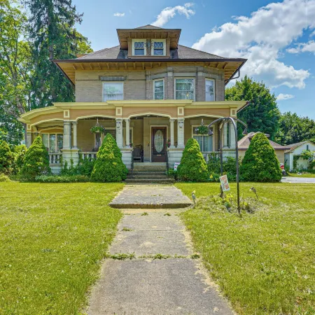 Victorian Home 2 Mi to Seneca Allegany Casino!