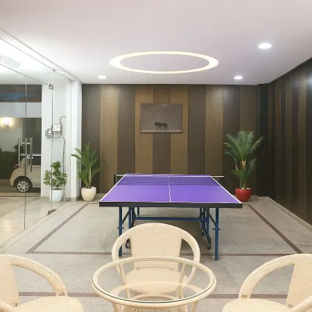 Let'stay- Sector-70 Noida