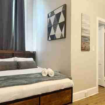 The Harrison A / 1BD/1BA Apt steps from Riverfront Rooms