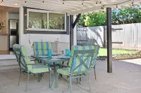 Escape to Wine Country with Friends & Family