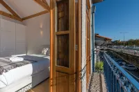 GuestReady - Miragaia Stone Studio 2F Hotels in Porto