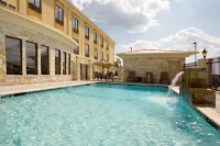 Holiday Inn Express & Suites Beeville by IHG - Pools