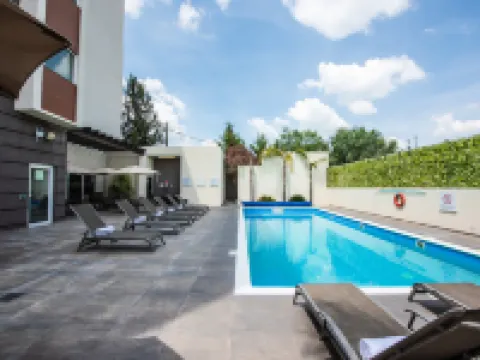 ホリデイ イン エクスプレス & スイーツ セラヤ by IHG セラヤのホテル