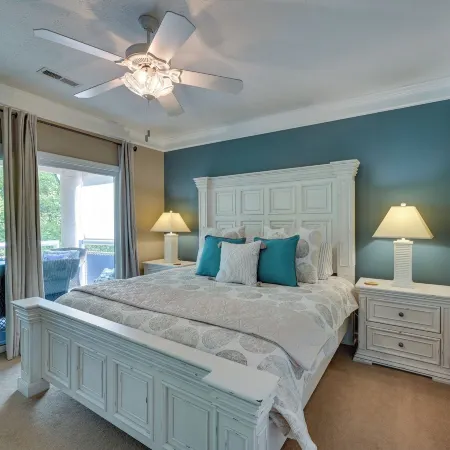 Lake Keowee Condo Resort Pools and Lake Access!