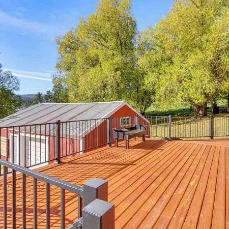 Lead Hideaway w/ Fireplace, Grill & New Deck!