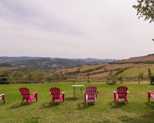 Splendid farmhouse in Val d'Orcia with private swimming pool and sauna Hotels in Radicofani