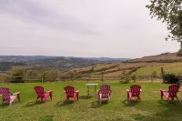 Splendid farmhouse in Val d'Orcia with private swimming pool and sauna