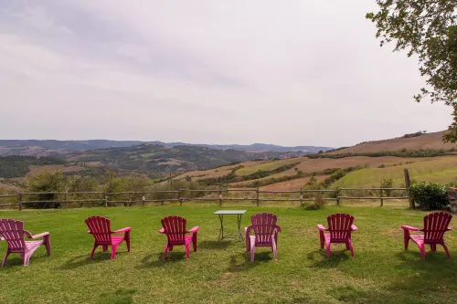 Splendid farmhouse in Val d'Orcia with private swimming pool and sauna