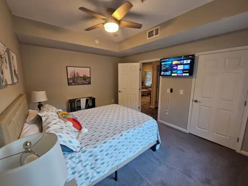 Lovely ground floor 2 bedroom condo with office