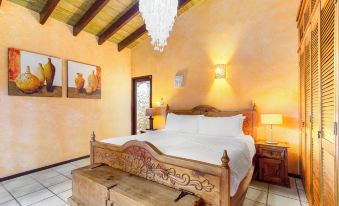 Mexican Style Villa with Private Pool, Free Utilities