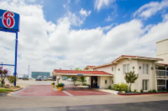 Motel 6 Austin, TX - Midtown Hotel di Austin