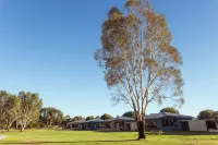 Tindarra Resort Hotels in Moama