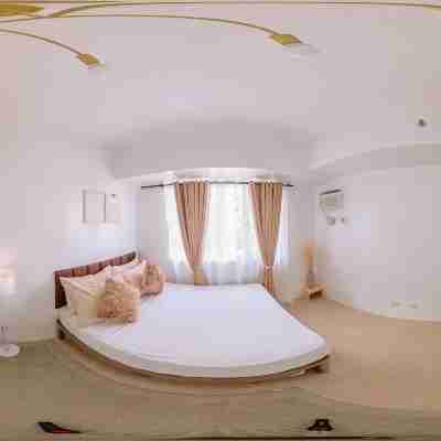 A Perfectly Chic Hideaway Rooms