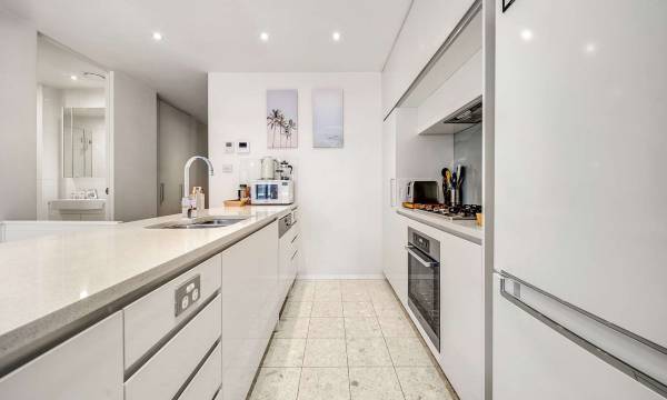 Canberra Lakefront 2-Bed with Pool,