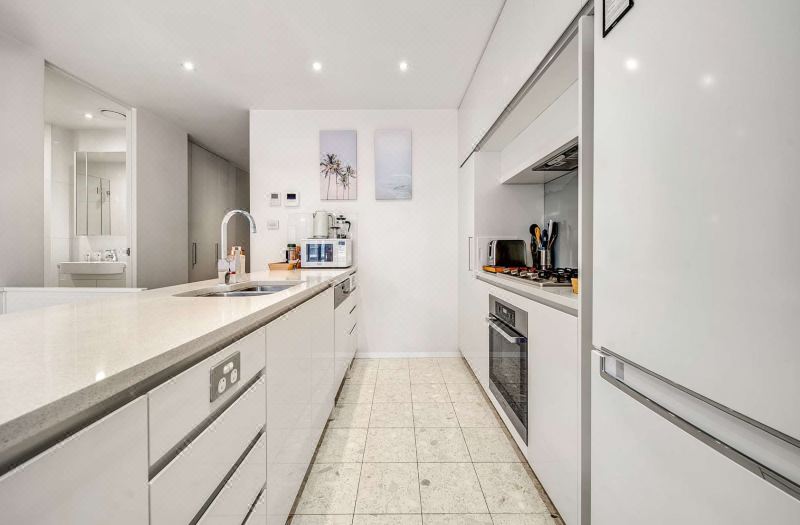 Canberra Lakefront 2-Bed with Pool,