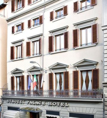 피렌체 중심가 호텔 전경