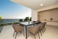 Bumblebee apartments & rooms with pool