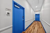 Stylish Downtown Unit With Historic Charm 2 Bedroom Apts