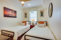 Dtwn Retreat w/ Game Room! Walk to Hampton Park - Condos