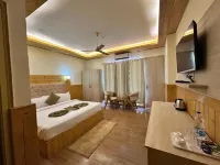The Chail Pine Orchard Resort Hotele w: Chail