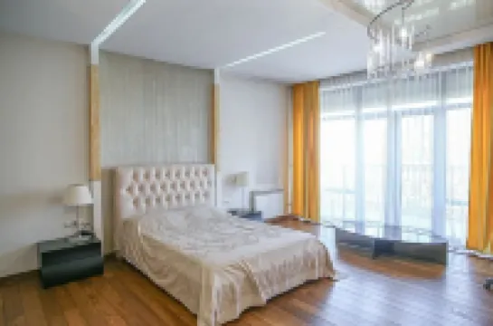 卡利·納迪羅娃別墅