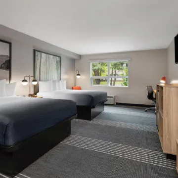 Super 8 by Wyndham Sault Ste Marie on